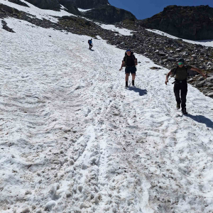Übers Schneefeld ging es zurück zur Rudolfshütte. © NPHT/Stefan Lerch