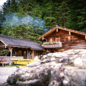 Ausklang in der Gams-Blick-Jausenstation am Hintersee © NPHT/Florian Kreidl-Glück