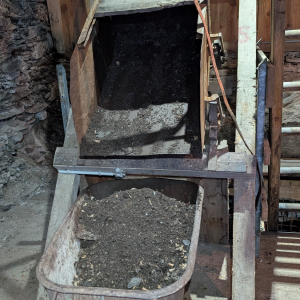 Abtransport von losem Material aus dem Bergwerk_c_NPHT/Schwab