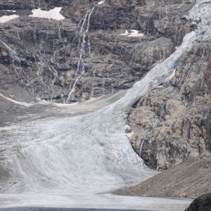 Die letzte Eisverbindung &uuml;ber den Hufeisenbruch zur Pasterzenzunge 2023. Foto: &Ouml;AV/Anna Praxmarer