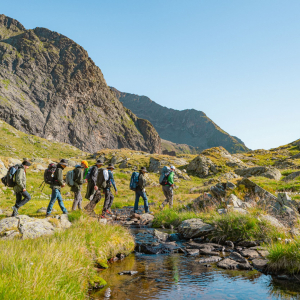 Natur entdecken, Abenteuer erleben und Ranger:innen-Wissen sammeln: 15 Jugendliche tauchten zwei Wochen lang in den Nationalpark Hohe Tauern ein und meisterten gemeinsam spannende Herausforderungen.
