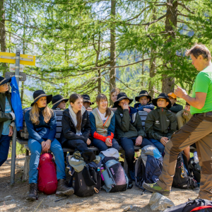 Natur entdecken, Abenteuer erleben und Ranger:innen-Wissen sammeln: 15 Jugendliche tauchten zwei Wochen lang in den Nationalpark Hohe Tauern ein und meisterten gemeinsam spannende Herausforderungen.